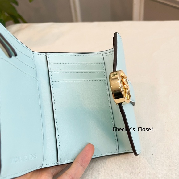 💫NeW! Michael Kors Carmen MD Set - Picture 7 of 8